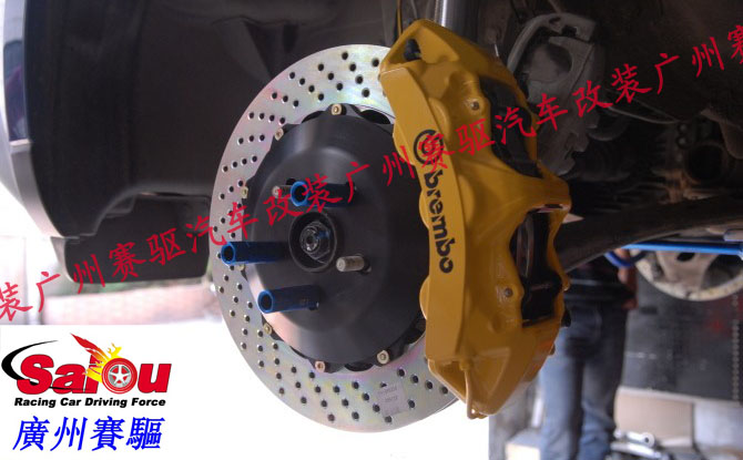 寶馬新5系F10 F18改裝BREMBO GT版剎車套裝 寶馬改裝BREMBO六活塞卡鉗競(jìng)技版剎車套裝